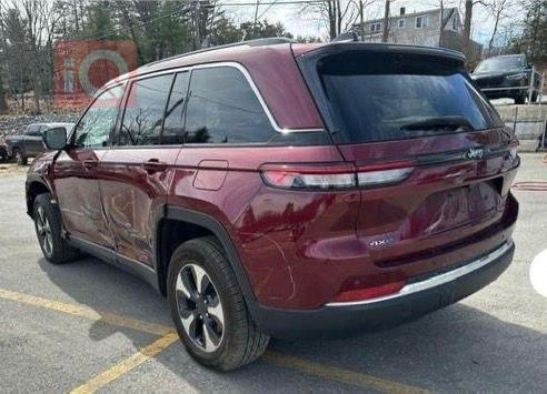 جیپ گراند شیرۆکی